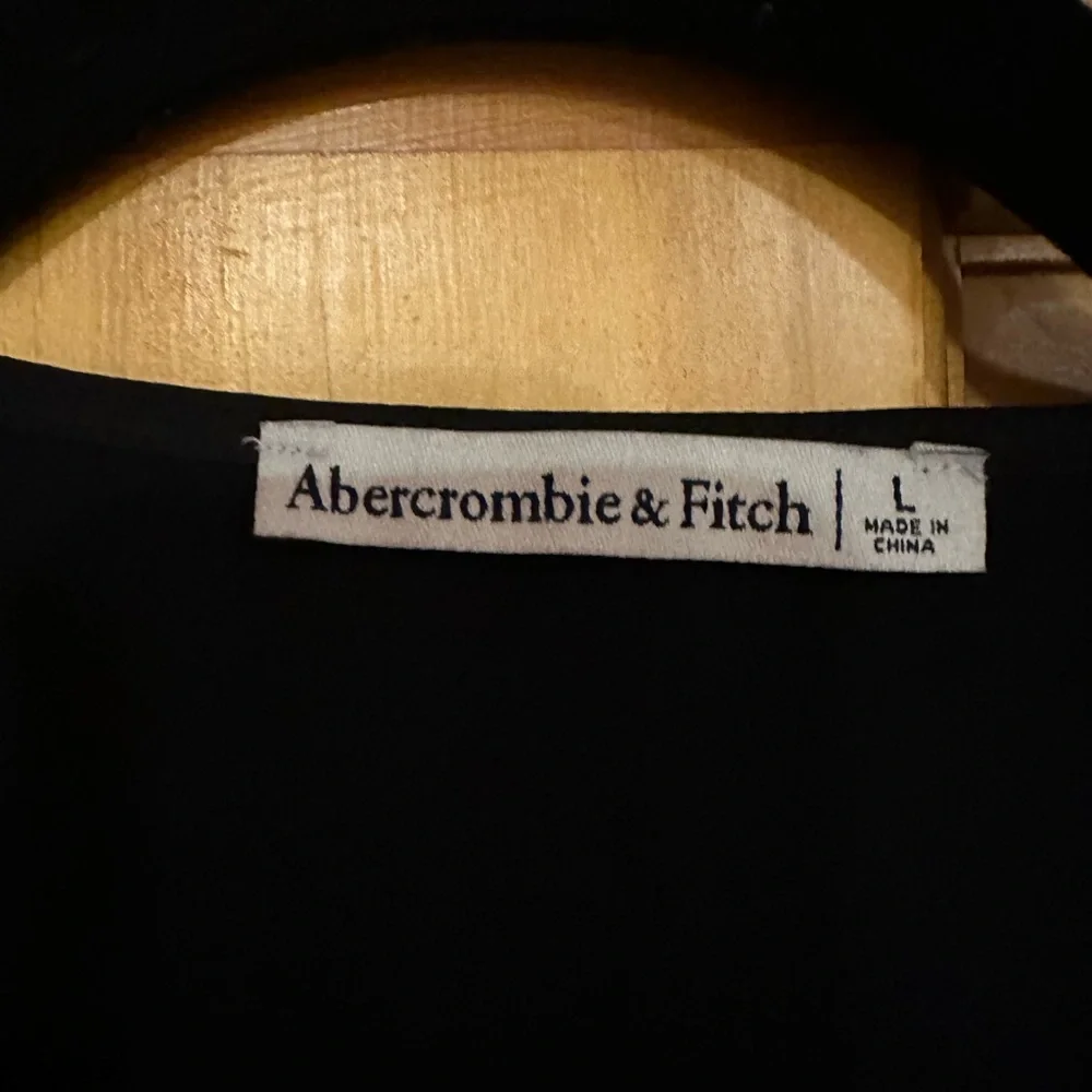 Abercrombie & Fitch Long Sleeve Lace Trim Tie Front Top - Picture 3 of 7